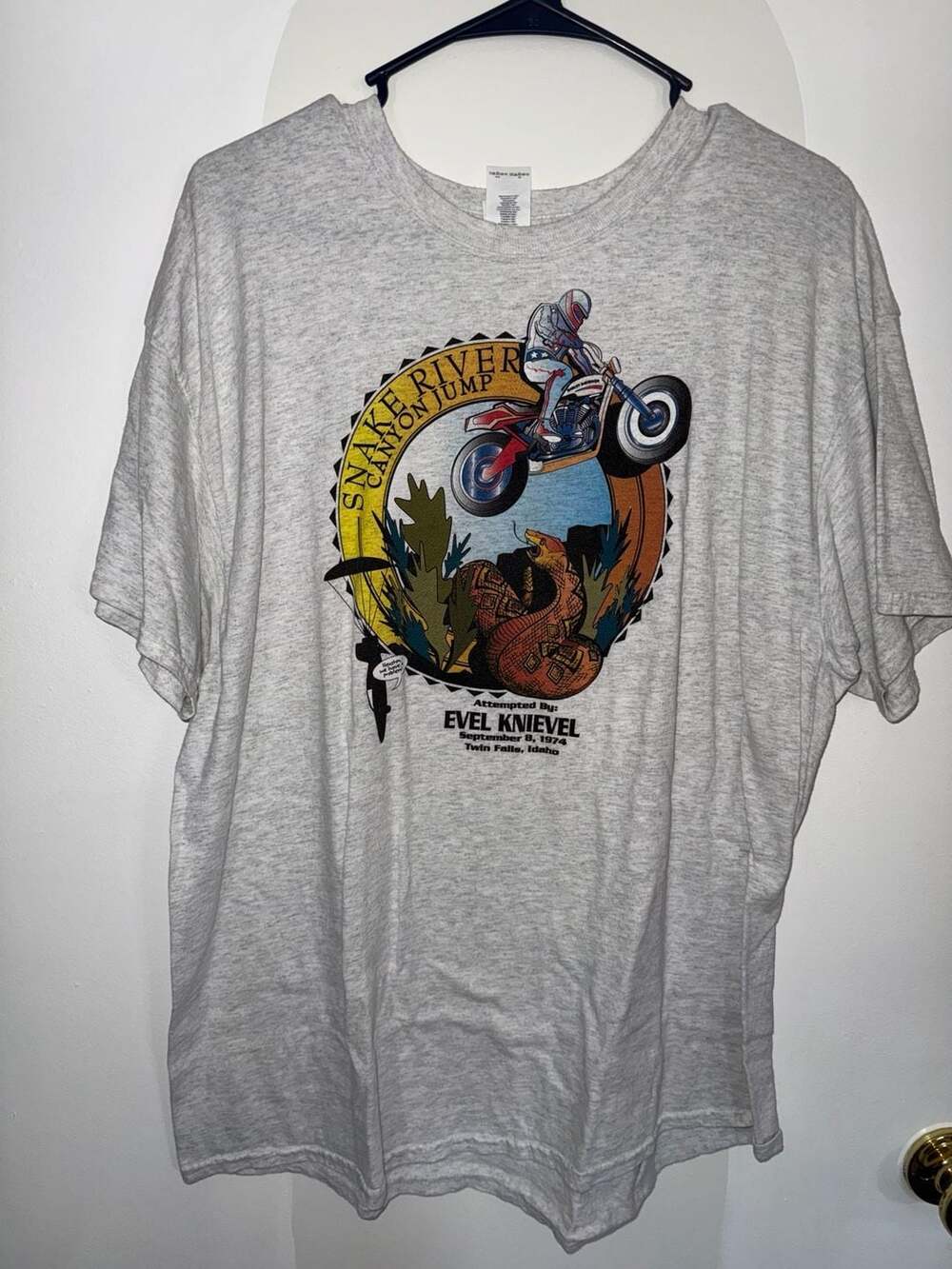 Gildan Evel Knievel Snake River Canyon Jump Graphic T-Shirt XL